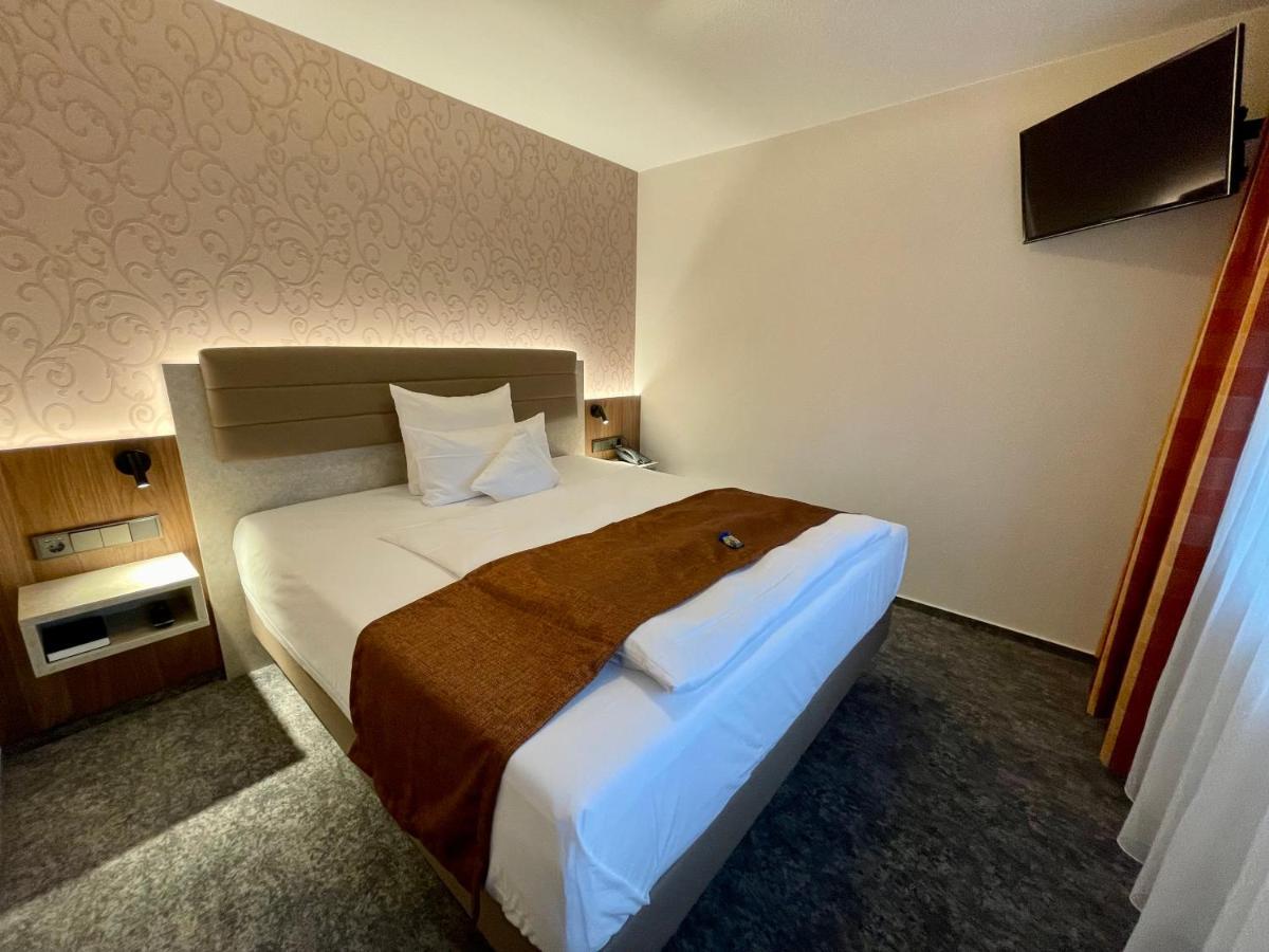 Hotel Merkur Landstuhl Εξωτερικό φωτογραφία